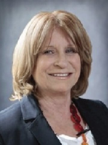 エヴァ・ベーカー博士 （Dr. Eva Baker）