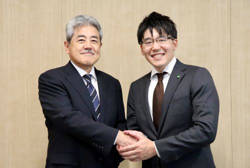 （左）ＫＩＥＳ代表取締役社長　前田康宏　　（右）Libry代表取締役CEO　後藤 匠