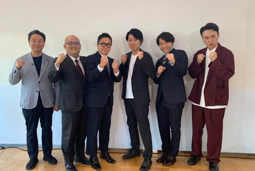 出演者一同（左から3人目が、河合塾Wings 鈴木弘樹）