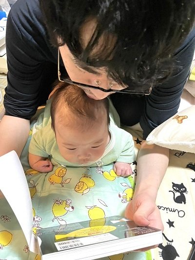 読み聞かせの様子